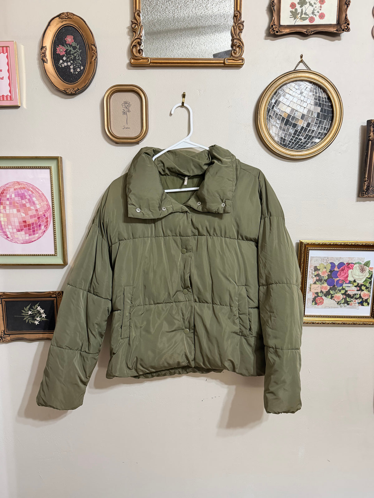 XS (up to smaller Large) Weekender Puffer Vest in Olive