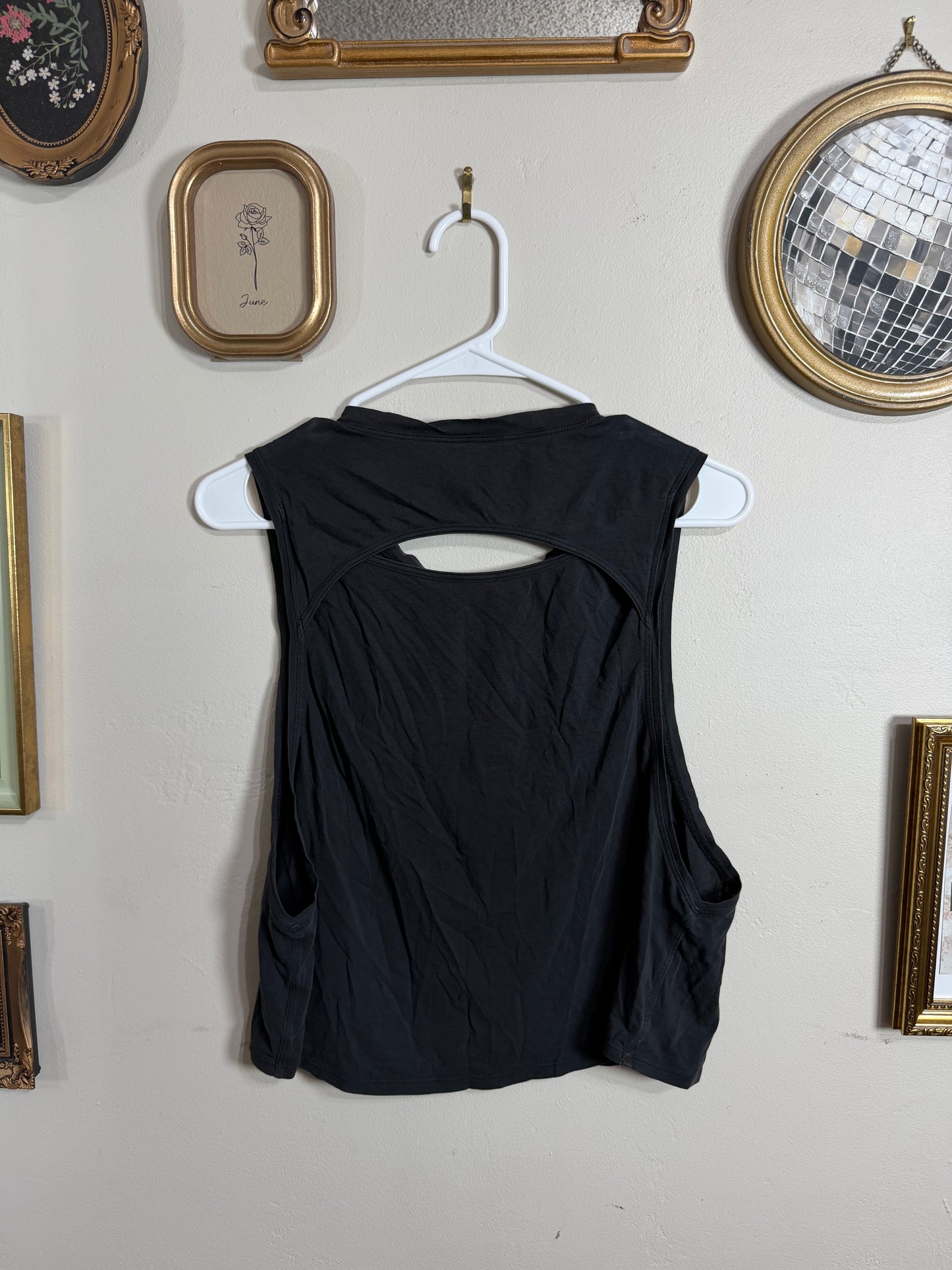 Best M/L Black Cut Back Crop Tank