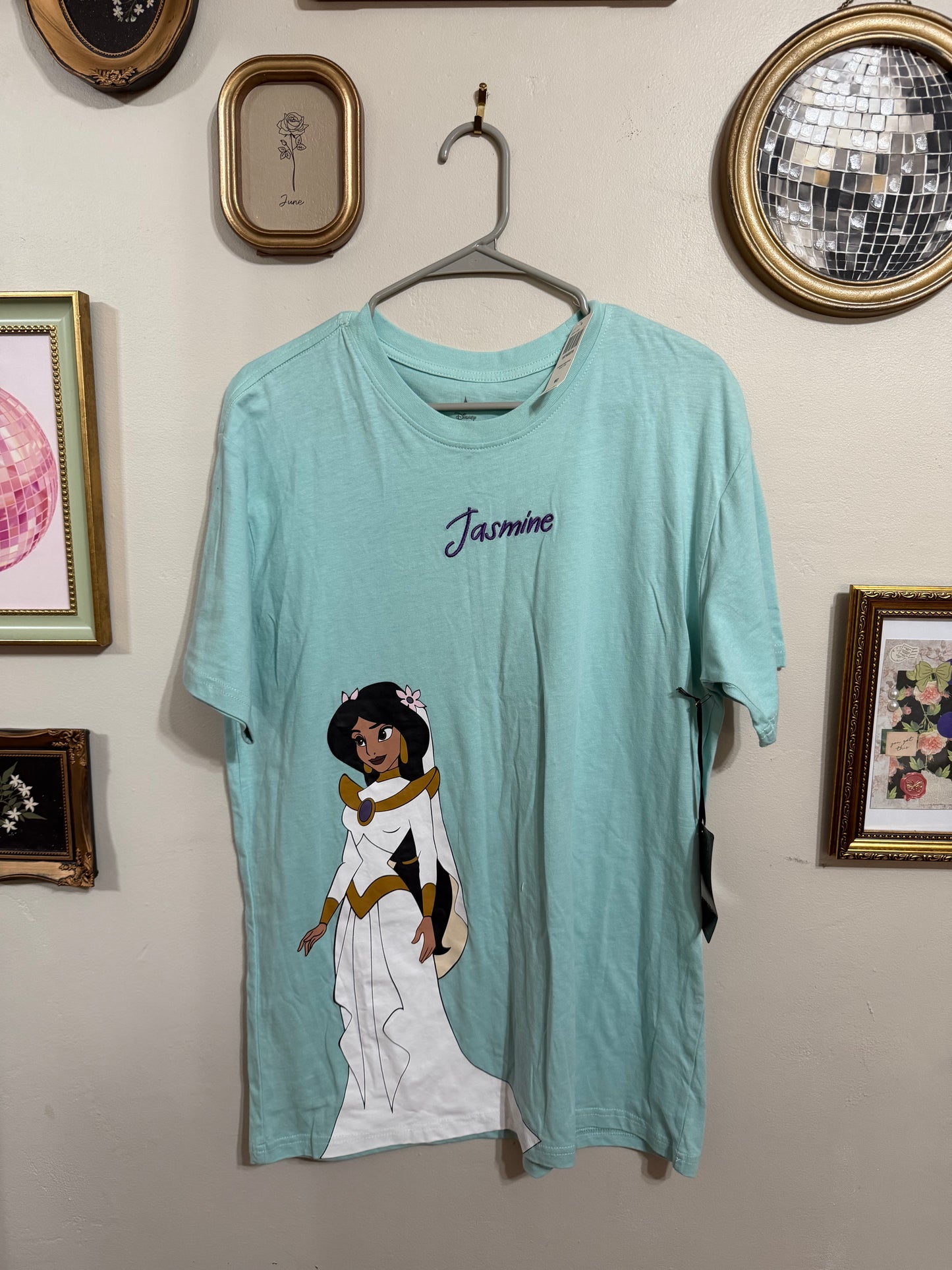 Medium NWT Princess Jasmin Tee