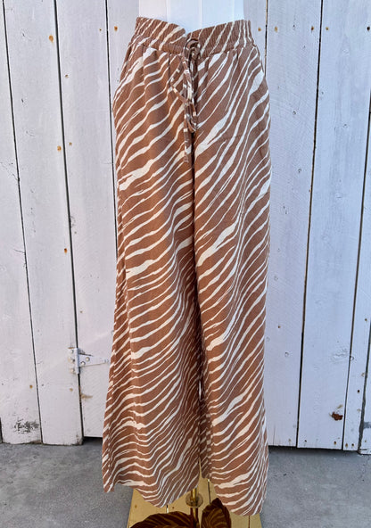 Medium Neutral Flare Pants