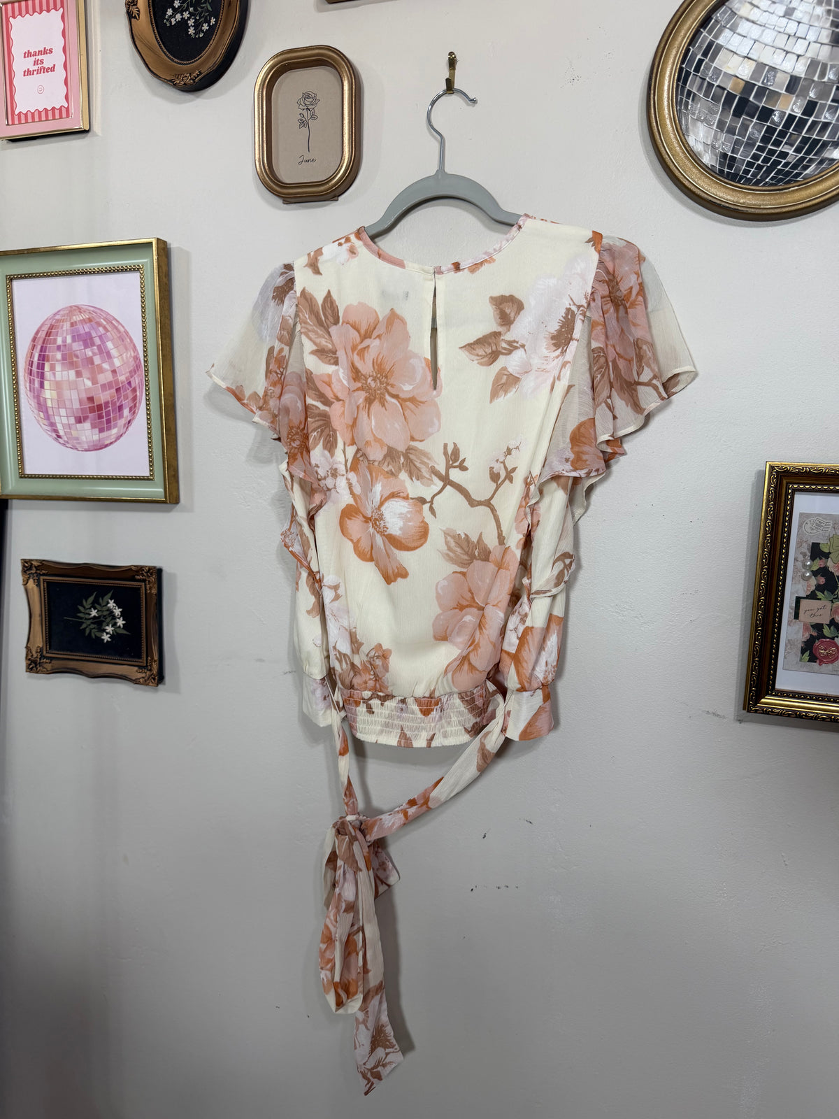 Medium NWT Floral Blouse w/ Tie