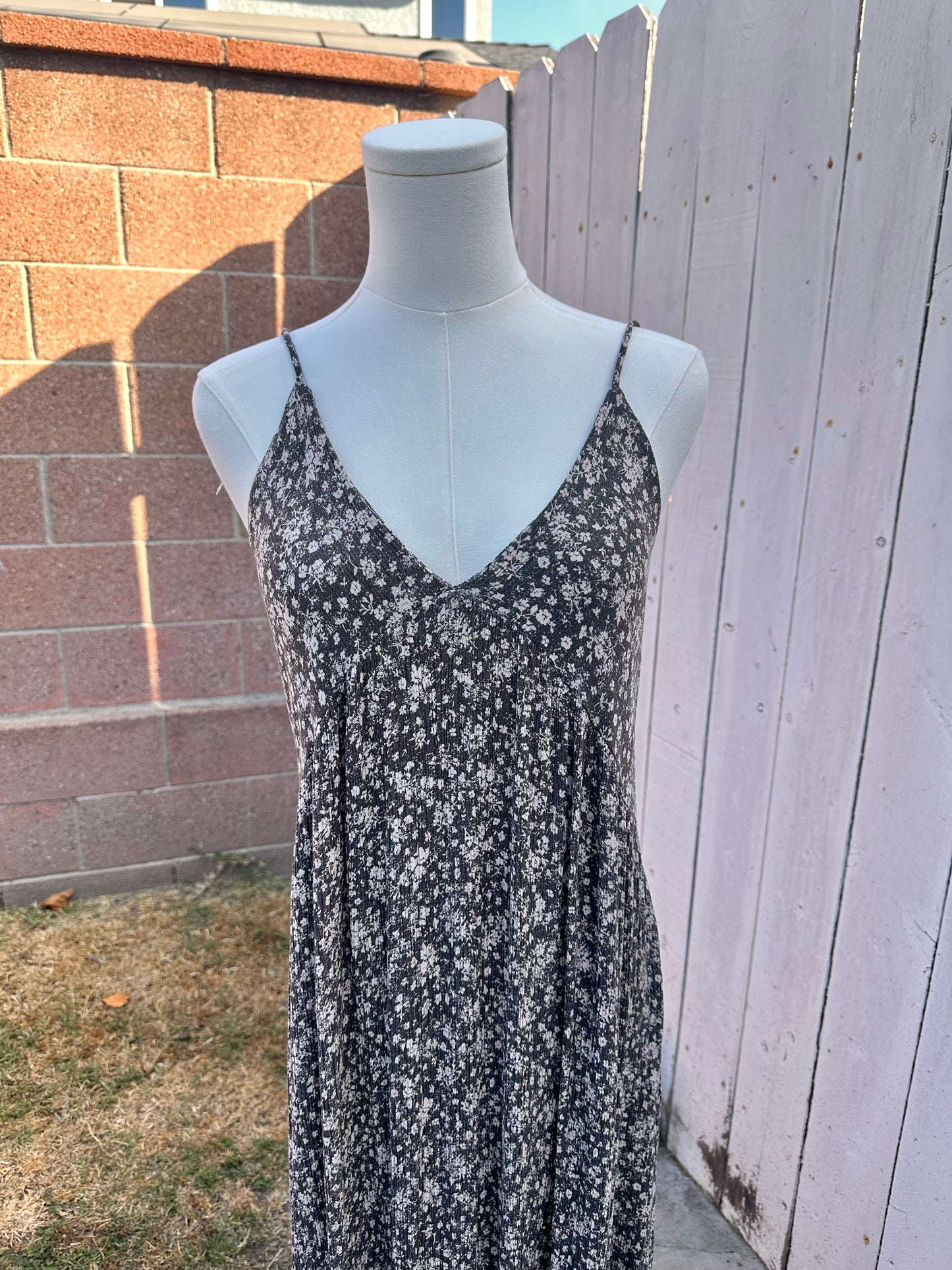Medium/Large Gray Floral Maxi Dress
