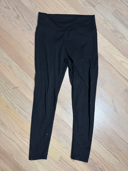 Small/Medium Black Leggings *small call out