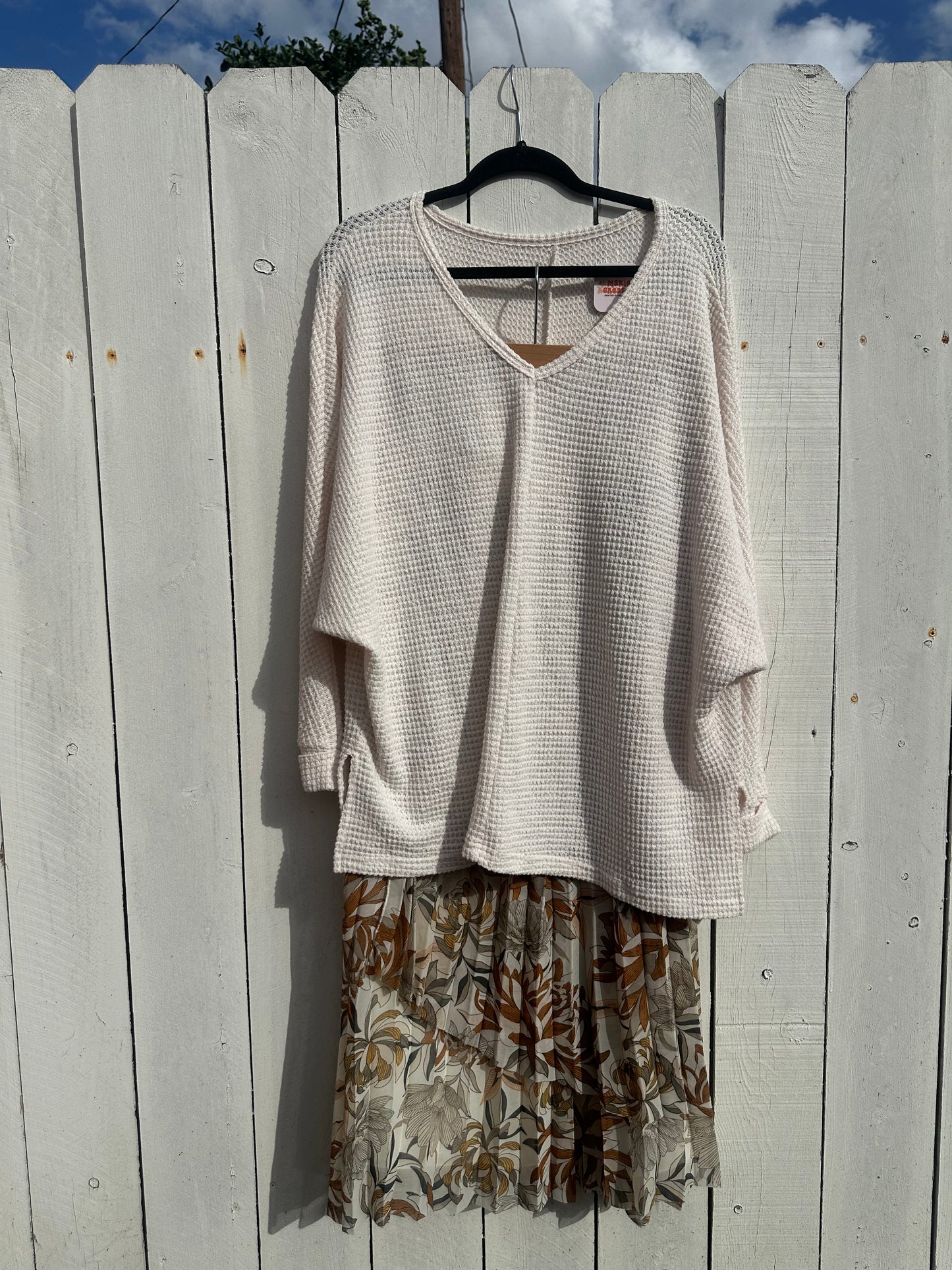 NWT XXL Off White Pattern Skirt