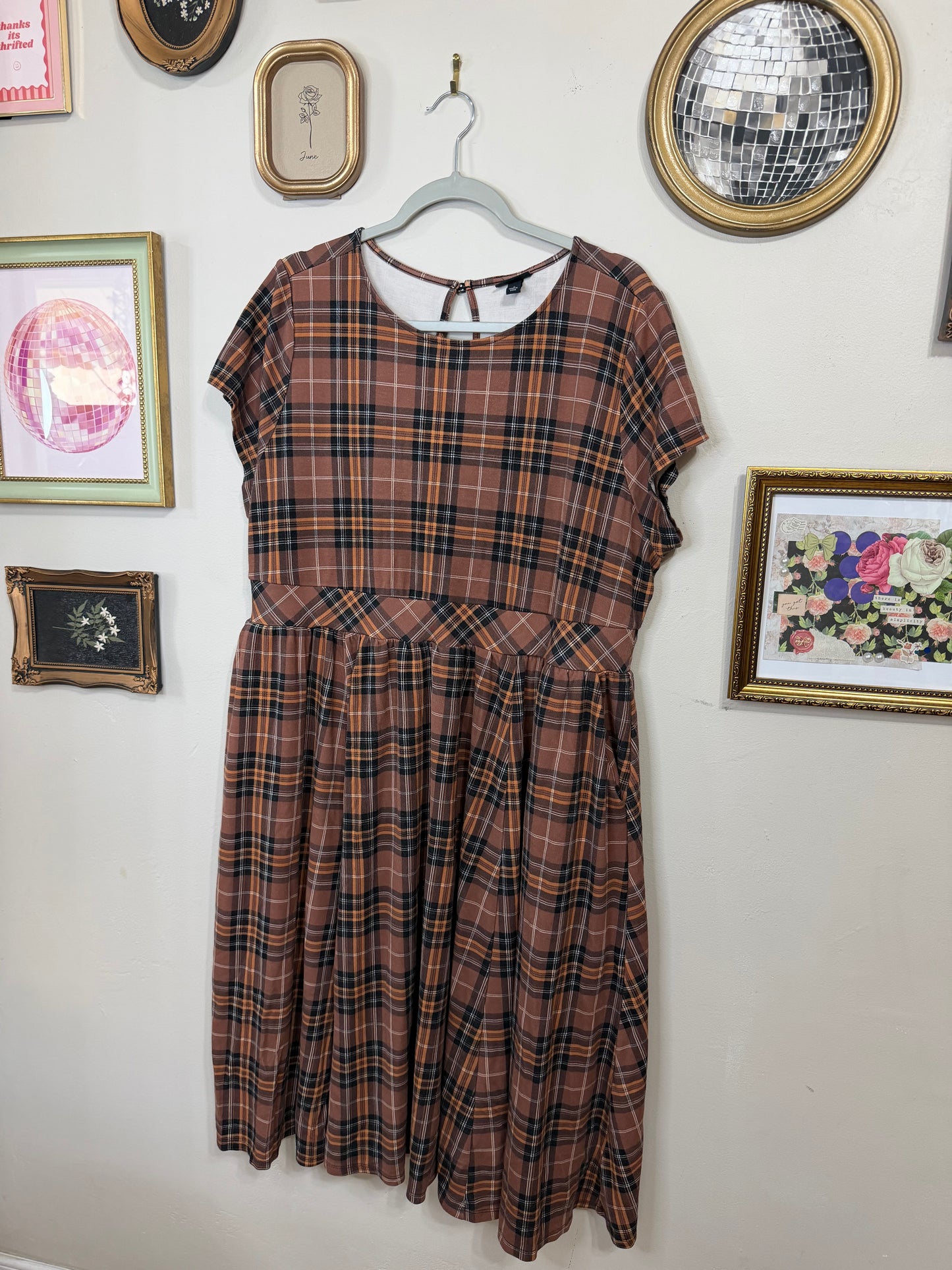 2x Fall Gingham Midi Dress