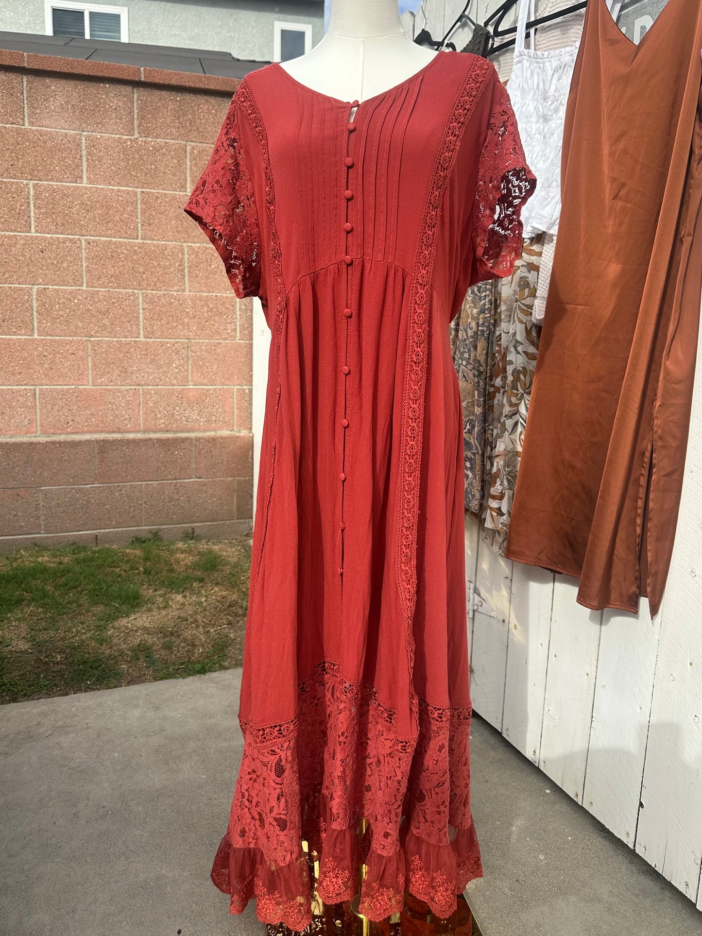 L/XL Rust Lace Detail Dress